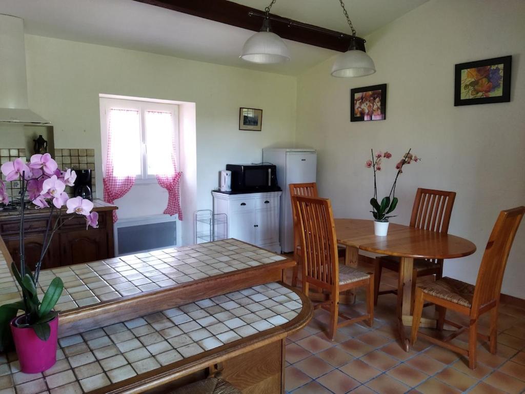 Maison De Campagne Au Coeur D'Un Elevage De Poneys Connemara Le Landreau エクステリア 写真